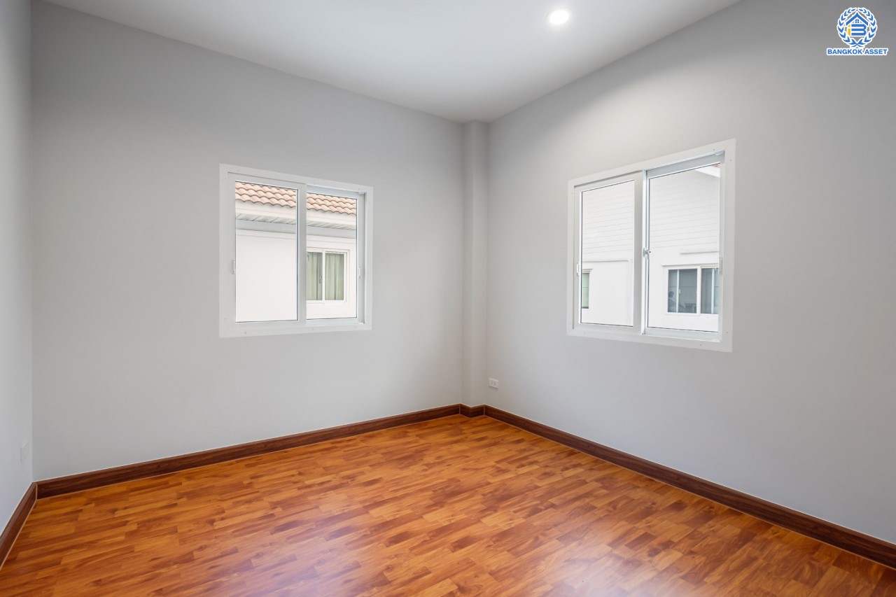 บ้านมือสองตกแต่งใหม่ ม.เพอร์เฟคเพลส1 ราชพฤกษ์ คุณภาพแบรนด์ Property Perfect เนื้อที่ 63.7 ตร.ว. บ้านเดี่ยวหลังใหญ่ ตอบโจทย์ทุกการอยู่อาศัย ฟังก์ชัน 3 ห้องนอน 3 ห้องน้ำ 2 ที่จอดรถ บนทำเลติดถนนราชพฤกษ์ ใกล้วงเวียนพระราม5 และรถไฟฟ้า "สถานีบางรักน้อยท่าอิฐ"